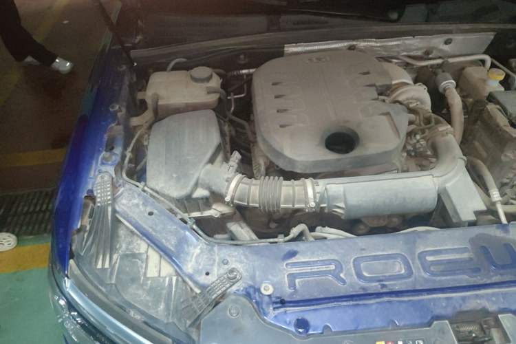 Used Roewe RX8 2018 30T Smart Connectivity All-Wheel Drive Supreme Edition Engine Bay Right