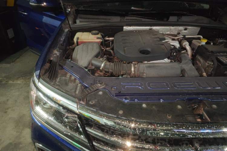 Used Roewe RX8 2018 30T Smart Connectivity Two-Wheel Drive Flagship Edition Engine Bay Right