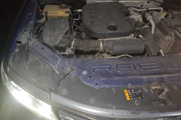 Used Roewe RX8 2018 30T Smart Connectivity All-Wheel Drive Supreme Edition Engine Bay Right