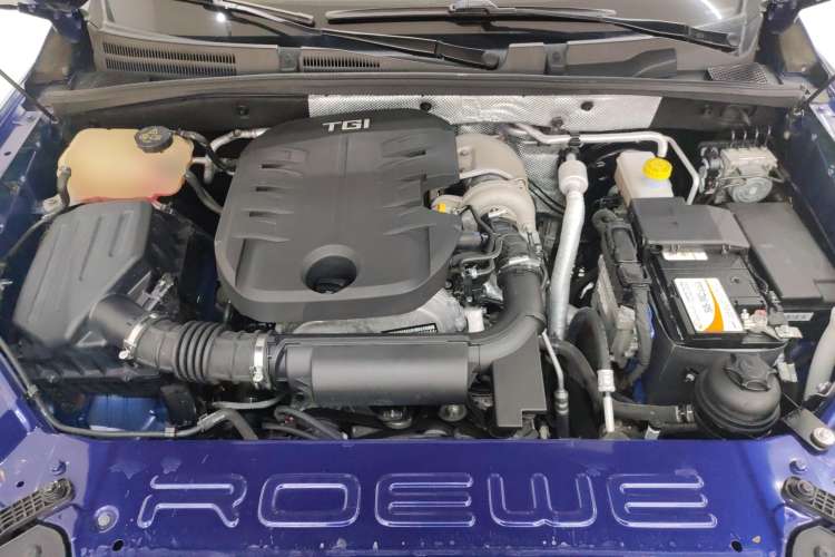 Used Roewe RX8 2018 30T Smart Connectivity Two-Wheel Drive Supreme Edition Engine Bay