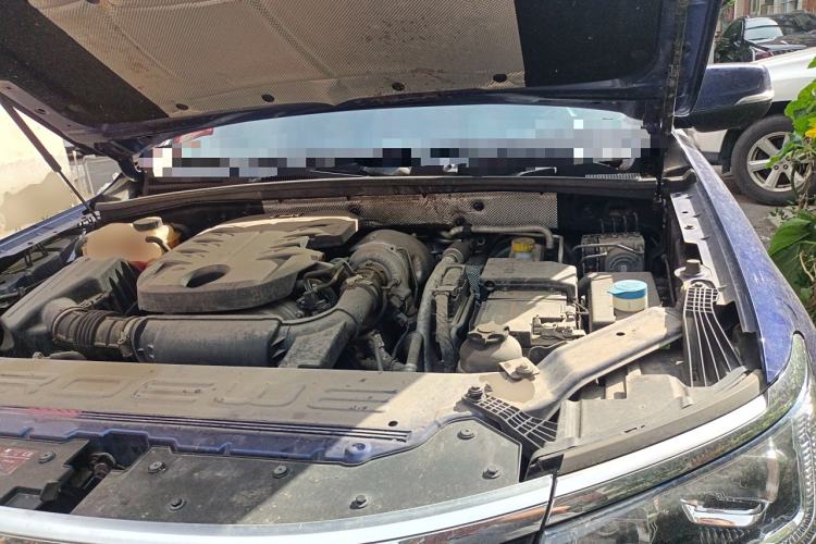 Used Roewe RX8 2018 30T Smart Connectivity Four-Wheel Drive Flagship Edition Engine Bay