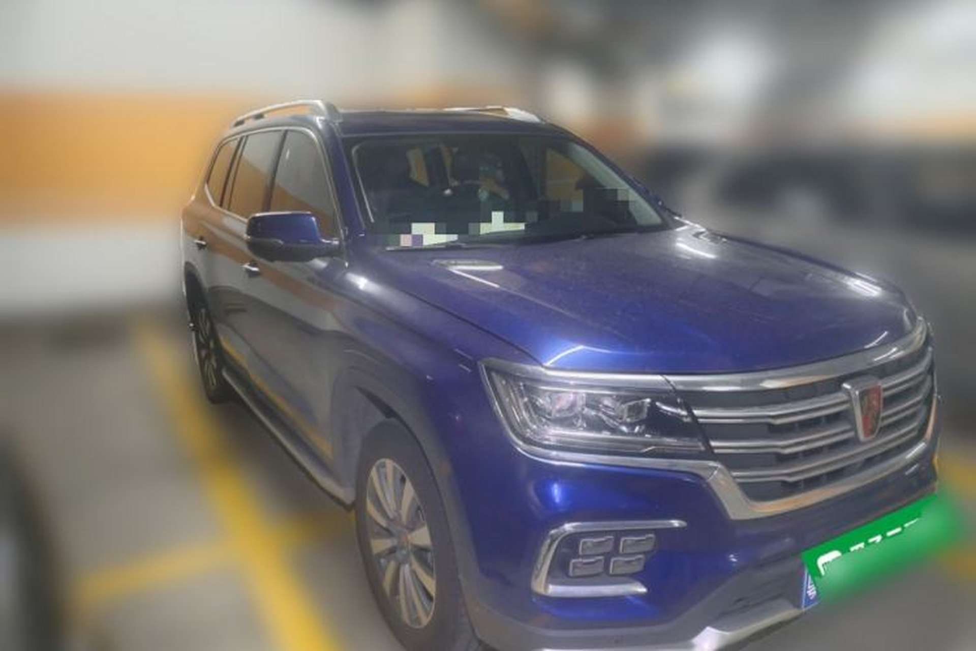 Used Roewe RX8 2018 30T Smart Connectivity Four-Wheel Drive Flagship Edition Front Right 45 Deg