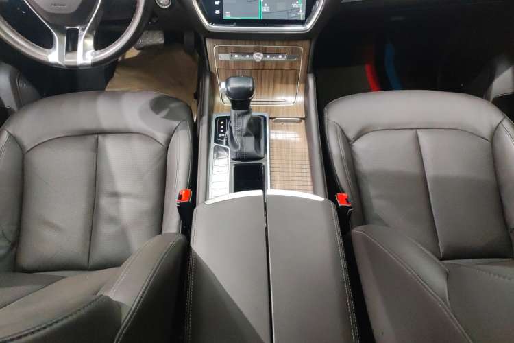 Used Roewe RX8 2018 30T Smart Connectivity Two-Wheel Drive Supreme Edition Gear Lever