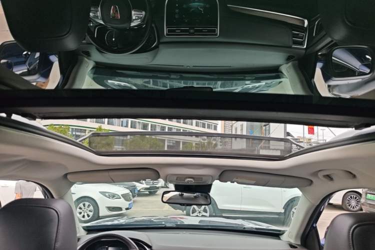 Used Roewe RX8 2018 30T Smart Connectivity Two-Wheel Drive Supreme Edition Headliner