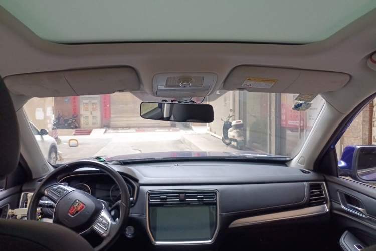 Used Roewe RX8 2018 30T Two-Wheel Drive Flagship Edition Headliner