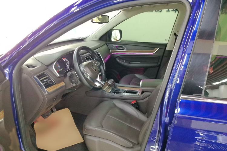 Used Roewe RX8 2018 30T Smart Connectivity Two-Wheel Drive Flagship Edition Interior 1