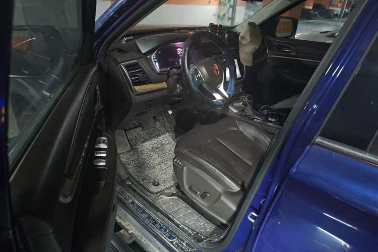 Used Roewe RX8 2018 30T Smart Connectivity All-Wheel Drive Supreme Edition Left Front Seat