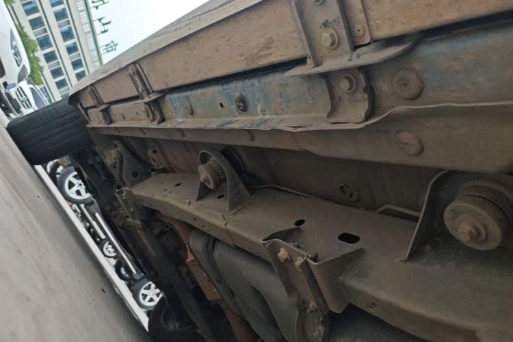 Used Roewe RX8 2018 30T Smart Connectivity Two-Wheel Drive Supreme Edition Left Side Sill