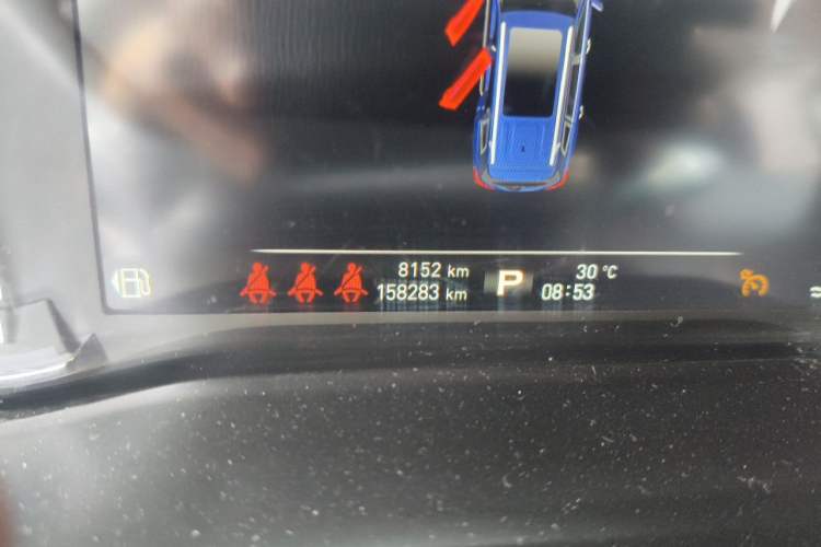 Used Roewe RX8 2018 30T Smart Connectivity Two-Wheel Drive Flagship Edition Odometer Close Up