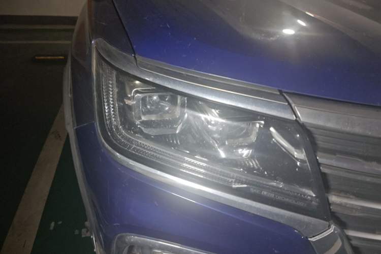 Used Roewe RX8 2018 30T Smart Connectivity All-Wheel Drive Supreme Edition Right Front Headlight