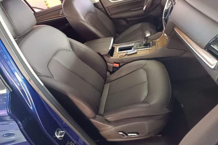 Used Roewe RX8 2018 30T Smart Connectivity Two-Wheel Drive Flagship Edition Right Front Seat