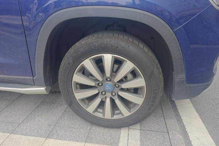 Used Roewe RX8 2018 30T Smart Connectivity Two-Wheel Drive Flagship Edition Right Front Wheel Hub