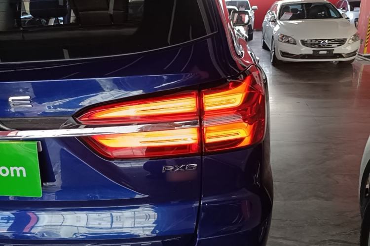 Used Roewe RX8 2018 30T Smart Connectivity Two-Wheel Drive Flagship Edition Right Rear Taillight