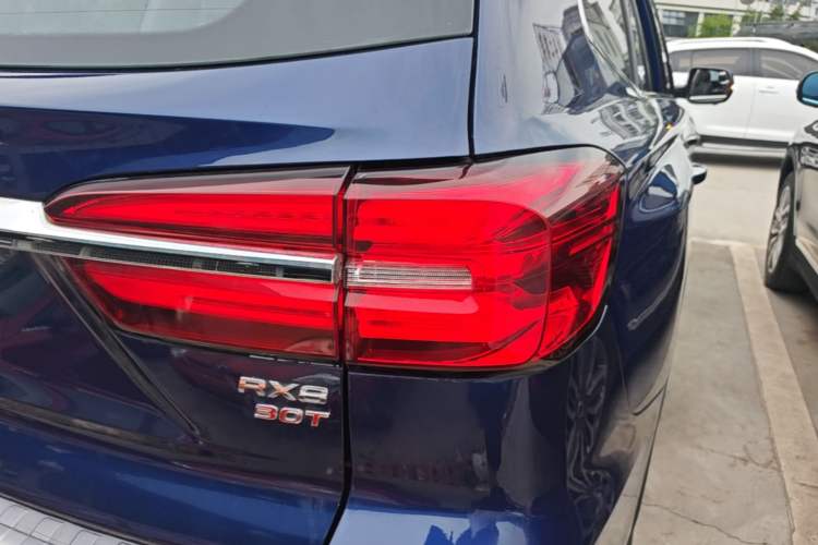 Used Roewe RX8 2018 30T Smart Connectivity Two-Wheel Drive Supreme Edition Right Rear Taillight