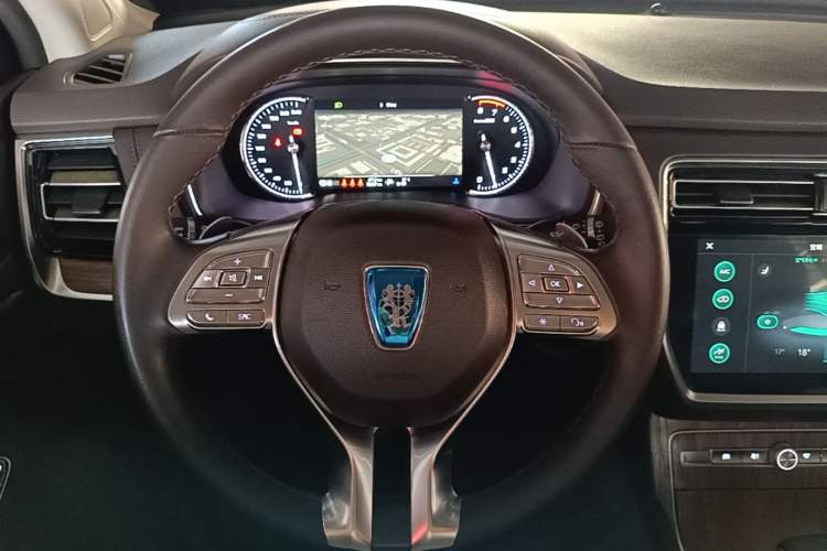 Used Roewe RX8 2018 30T Smart Connectivity Two-Wheel Drive Flagship Edition Steering Wheel