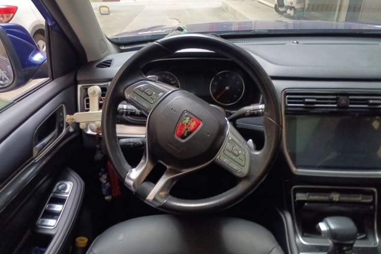 Used Roewe RX8 2018 30T Two-Wheel Drive Flagship Edition Steering Wheel