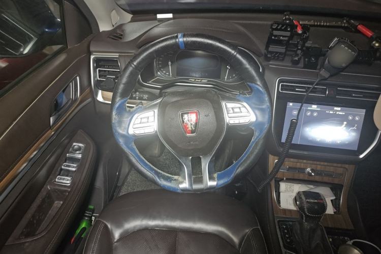 Used Roewe RX8 2018 30T Smart Connectivity All-Wheel Drive Supreme Edition Steering Wheel