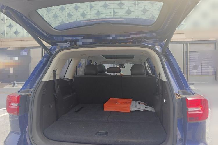 Used Roewe RX8 2018 30T Smart Connectivity Two-Wheel Drive Flagship Edition Trunk