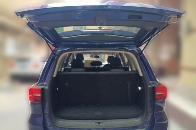 Used Roewe RX8 2018 30T Two-Wheel Drive Flagship Edition Trunk