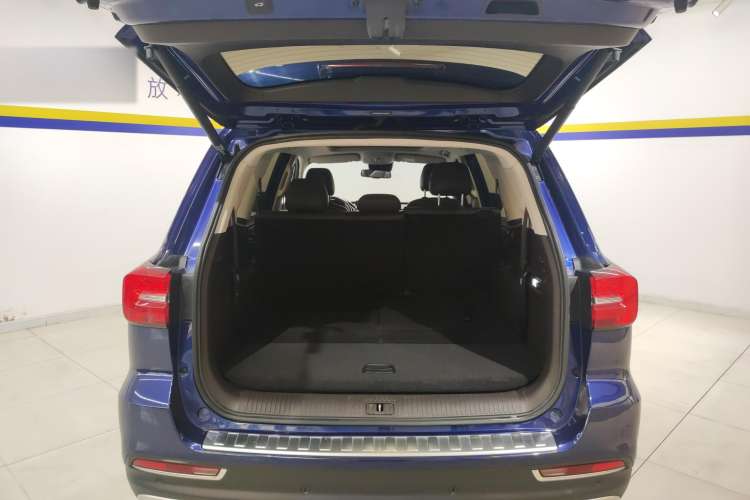 Used Roewe RX8 2018 30T Smart Connectivity Two-Wheel Drive Supreme Edition Trunk