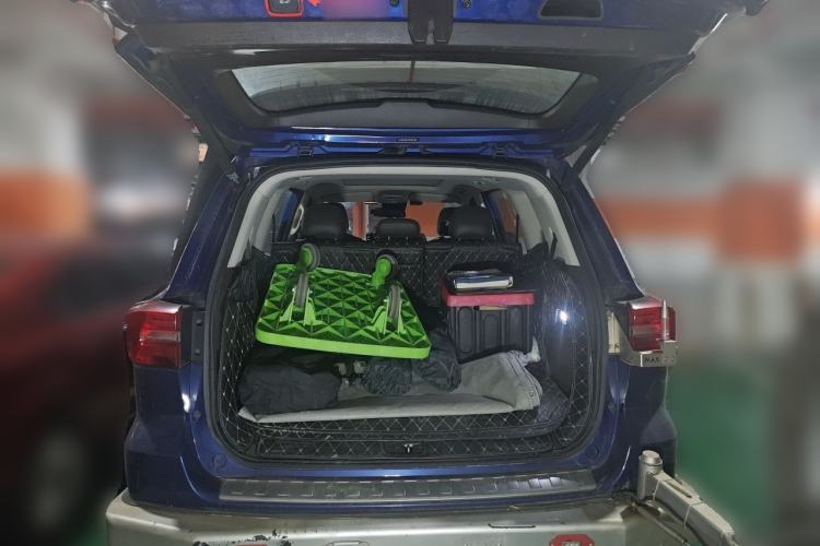 Used Roewe RX8 2018 30T Smart Connectivity All-Wheel Drive Supreme Edition Trunk