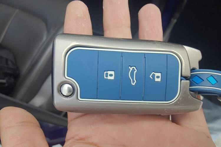 Used Roewe RX8 2018 30T Smart Connectivity Two-Wheel Drive Flagship Edition Vehicle Key