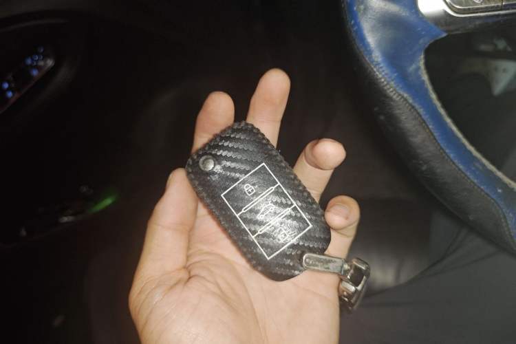 Used Roewe RX8 2018 30T Smart Connectivity All-Wheel Drive Supreme Edition Vehicle Key