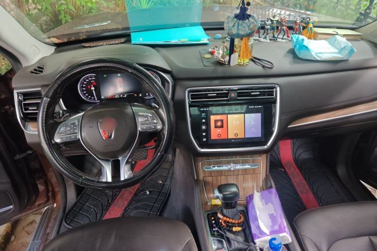 Used Roewe RX8 2018 30T Smart Connectivity Two-Wheel Drive Flagship Edition Center Console