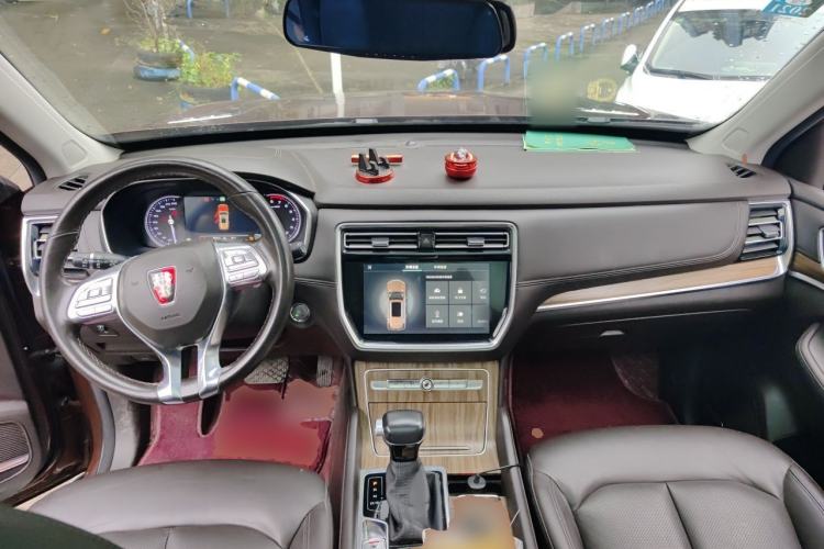 Used Roewe RX8 2018 30T Smart Connectivity Two-Wheel Drive Flagship Edition Center Console