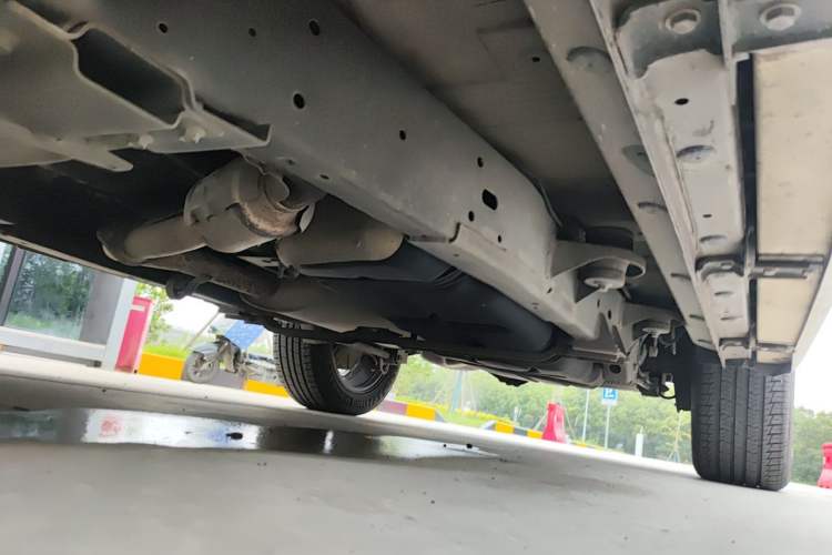 Used Roewe RX8 2018 30T Smart Connectivity Two-Wheel Drive Flagship Edition Chassis Front Left