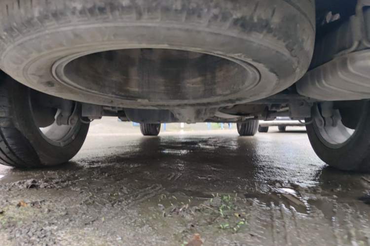 Used Roewe RX8 2018 30T Smart Connectivity Two-Wheel Drive Flagship Edition Chassis Rear