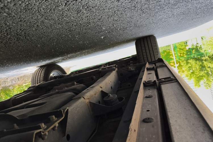 Used Roewe RX8 2018 30T Smart Connectivity Two-Wheel Drive Supreme Edition Chassis Rear Left