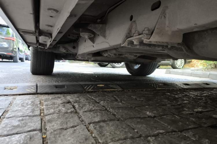 Used Roewe RX8 2018 30T Smart Connectivity Four-Wheel Drive Flagship Edition Chassis Rear Left