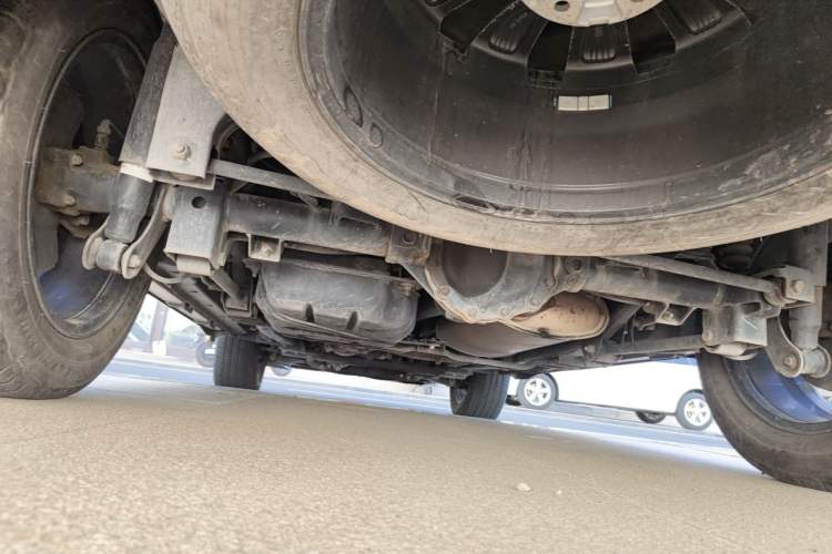 Used Roewe RX8 2018 30T Smart Connectivity Four-Wheel Drive Flagship Edition Chassis Rear