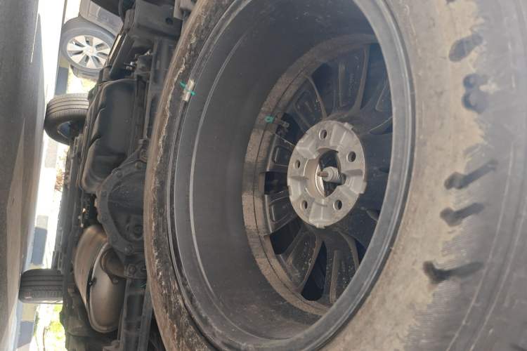 Used Roewe RX8 2018 30T Smart Connectivity Two-Wheel Drive Flagship Edition Chassis Rear