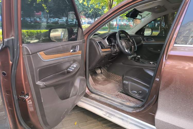 Used Roewe RX8 2018 30T Smart Connectivity All-Wheel Drive Supreme Edition Driver Seat