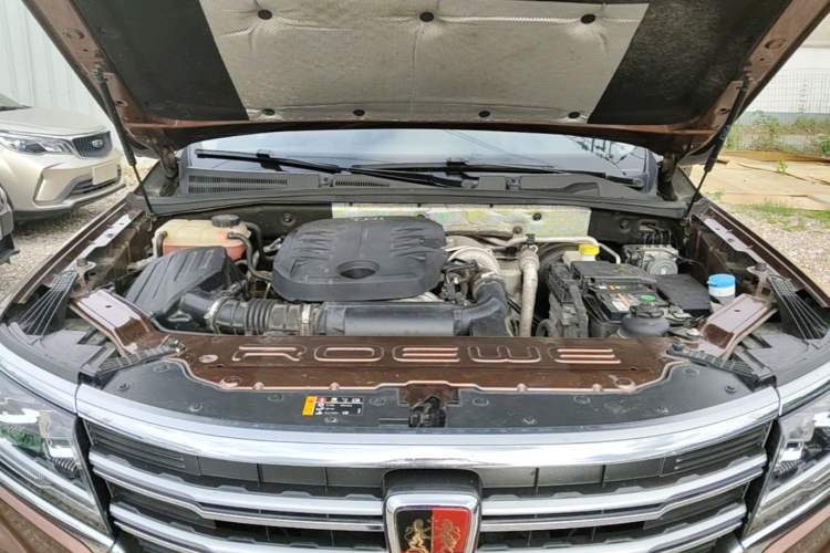 Used Roewe RX8 2018 30T Smart Connectivity All-Wheel Drive Supreme Edition Engine Bay