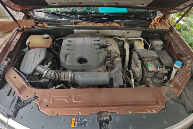Used Roewe RX8 2018 30T Smart Connectivity Two-Wheel Drive Flagship Edition Engine Bay