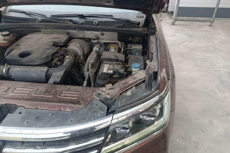 Used Roewe RX8 2018 30T Smart Connectivity Two-Wheel Drive Flagship Edition Engine Bay Left