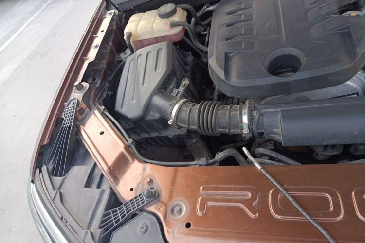 Used Roewe RX8 2018 30T Smart Connectivity Four-Wheel Drive Flagship Edition Engine Bay Right