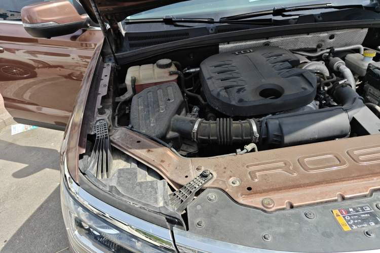 Used Roewe RX8 2018 30T Smart Connectivity Two-Wheel Drive Supreme Edition Engine Bay Right