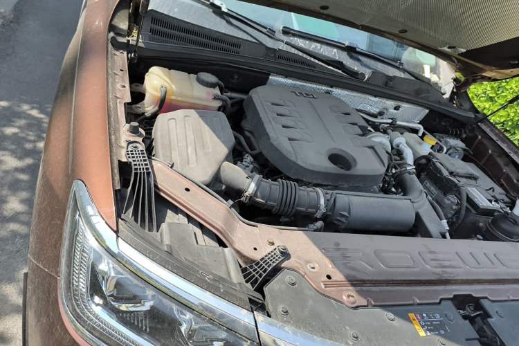 Used Roewe RX8 2018 30T Smart Connectivity Two-Wheel Drive Supreme Edition Engine Bay Right