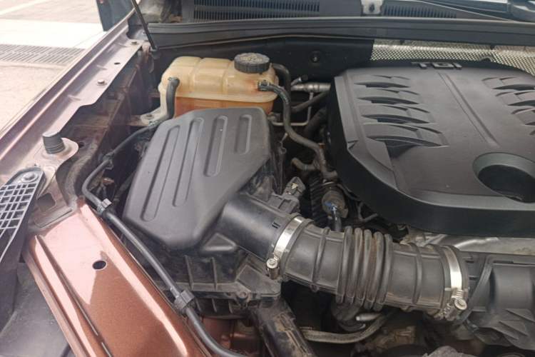 Used Roewe RX8 2018 30T Smart Connectivity All-Wheel Drive Supreme Edition Engine Bay Right