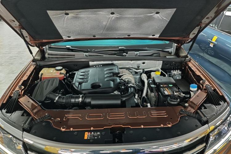 Used Roewe RX8 2018 30T Smart Connectivity Two-Wheel Drive Flagship Edition Engine Bay