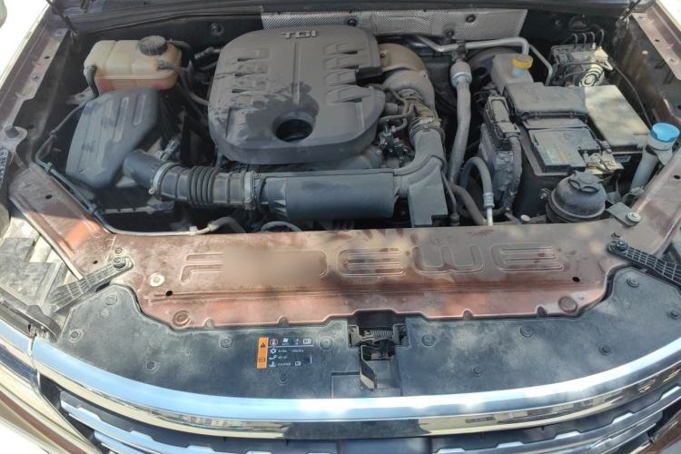 Used Roewe RX8 2018 30T Smart Connectivity All-Wheel Drive Supreme Edition Engine Bay