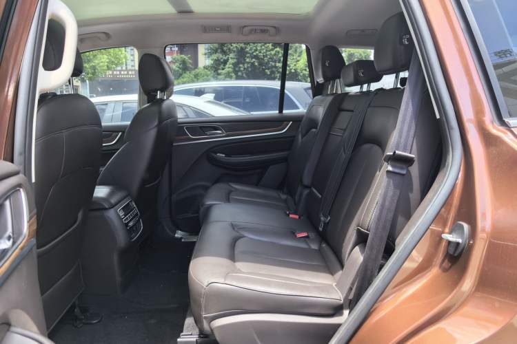 Used Roewe RX8 2018 30T Smart Connectivity Two-Wheel Drive Flagship Edition Exterior 10