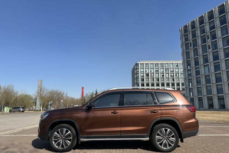 Used Roewe RX8 2018 30T Smart Connectivity All-Wheel Drive Supreme Edition Exterior 4