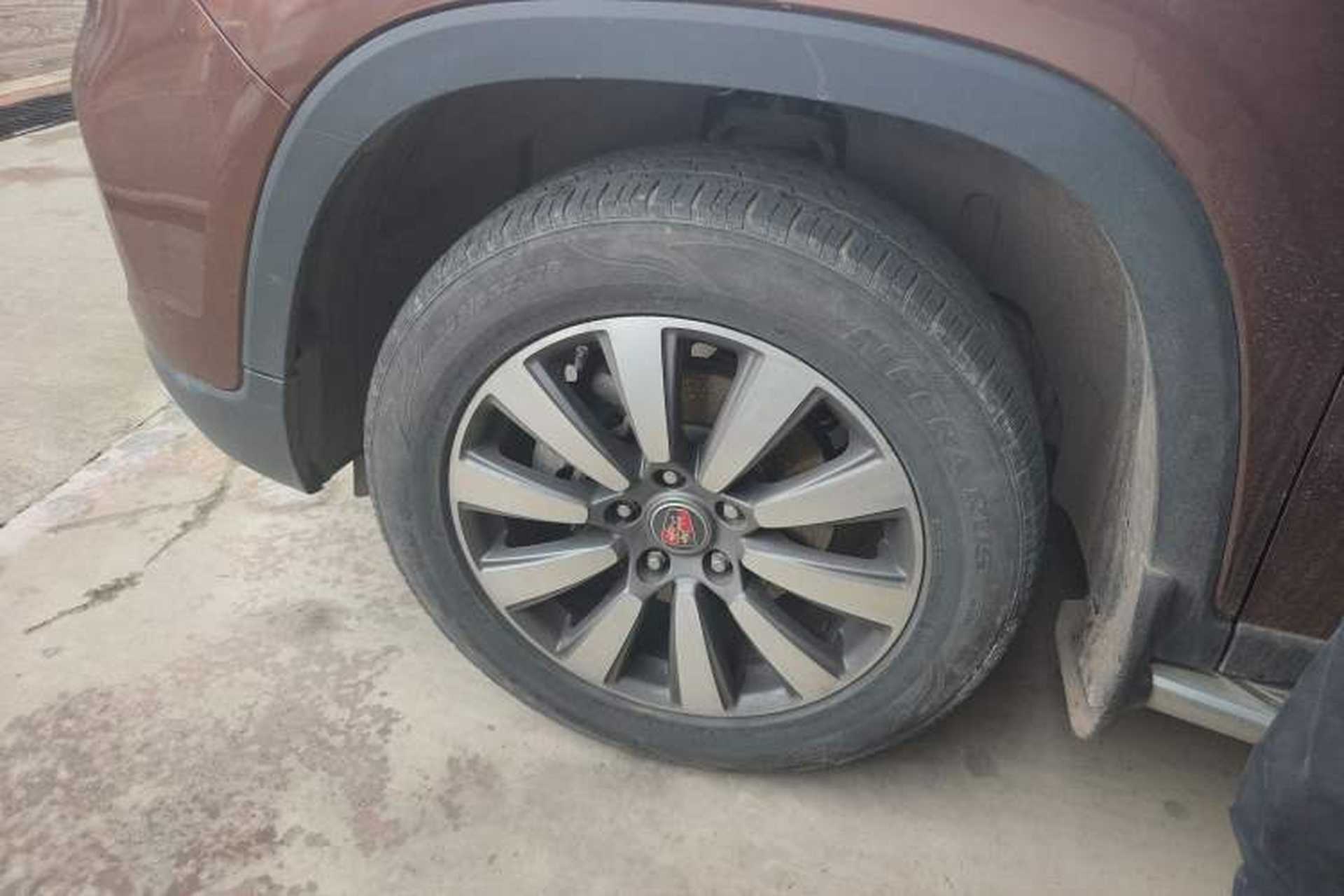 Used Roewe RX8 2018 30T Smart Connectivity Two-Wheel Drive Supreme Edition Exterior 4