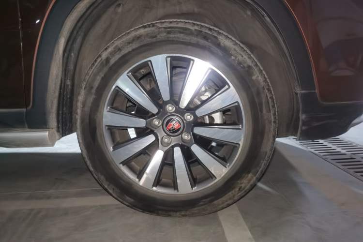 Used Roewe RX8 2018 30T Smart Connectivity Two-Wheel Drive Supreme Edition Exterior 7