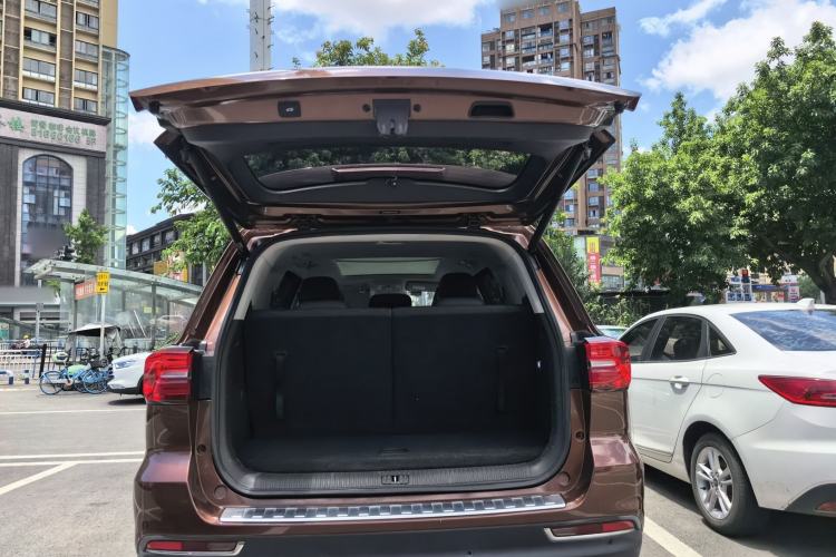 Used Roewe RX8 2018 30T Smart Connectivity Two-Wheel Drive Flagship Edition Exterior 8